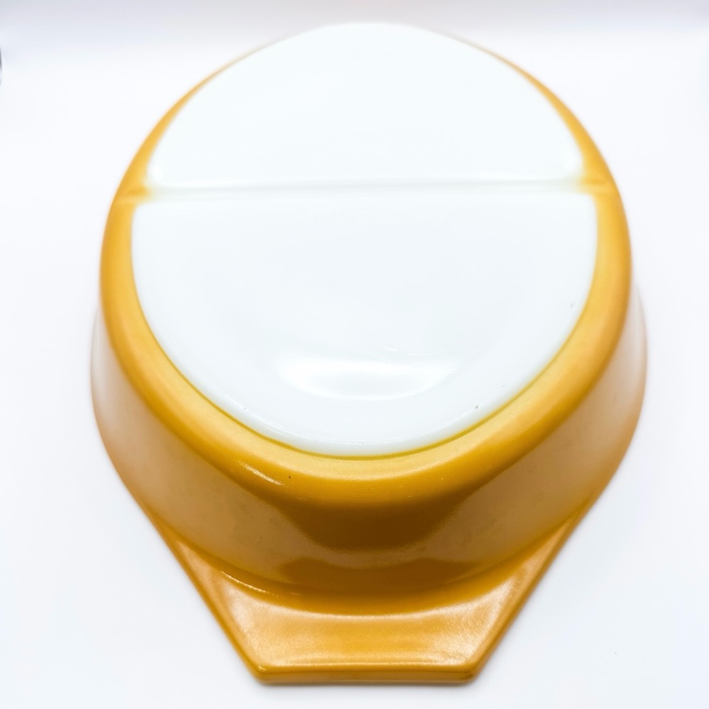 Vintage 1970s Pyrex Butterfly Gold Oval Divided Dish 1.5 Quarts 063 (No Lid)